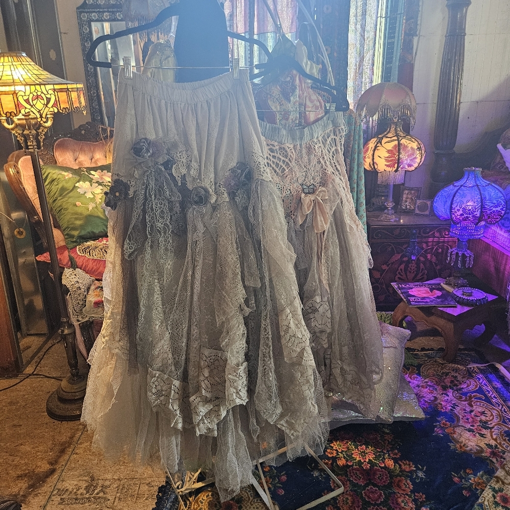WOW! OOAK. AMAZING THERAL LONG LACE SKIRT She Has A MYSTERIOUS FEELING ABOUT HER - Picture 2 of 8